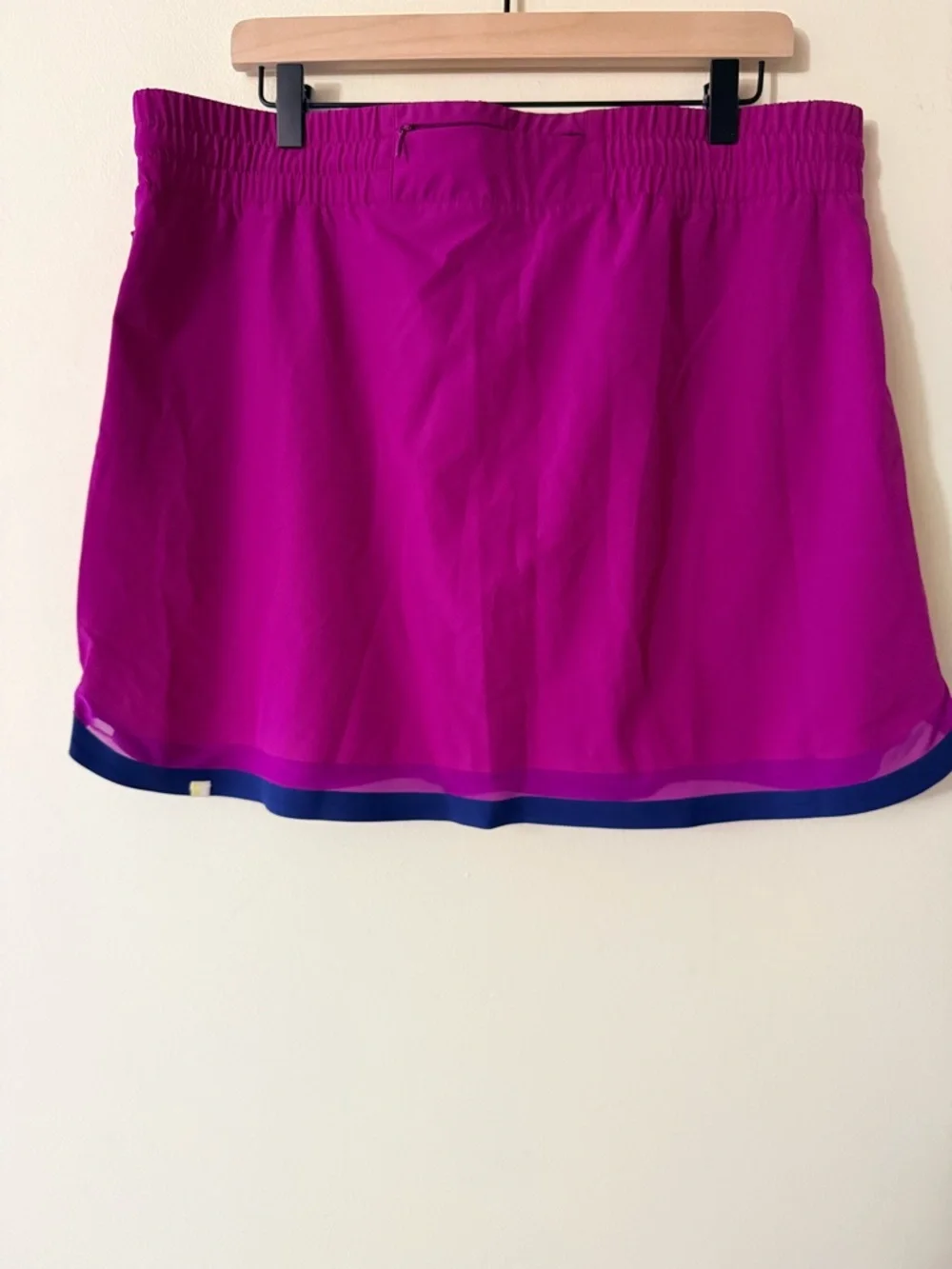 Summersalt Magenta Athletic Skirt with Navy Trim, size 1X - Picture 6 of 6